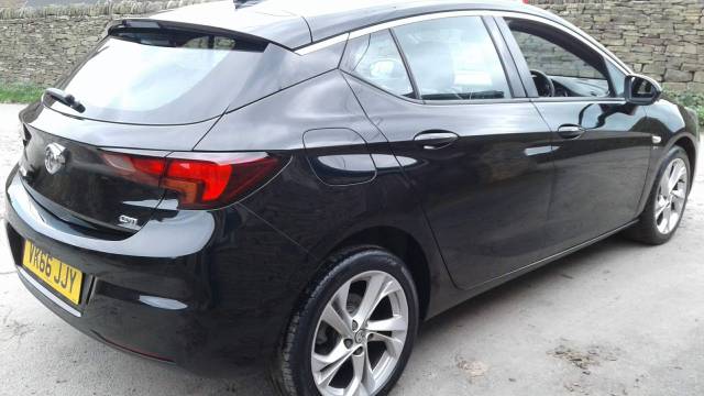 2017 Vauxhall Astra 1.6 CDTi 16V 136 SRi Nav 5dr