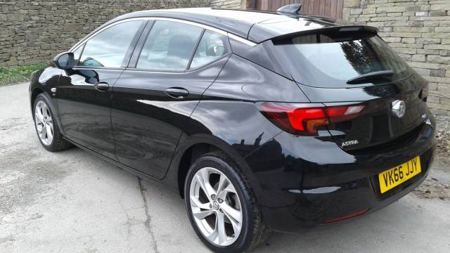 2017 Vauxhall Astra 1.6 CDTi 16V 136 SRi Nav 5dr